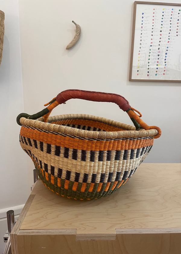 Round Bolga Basket – Large Woodland Tone