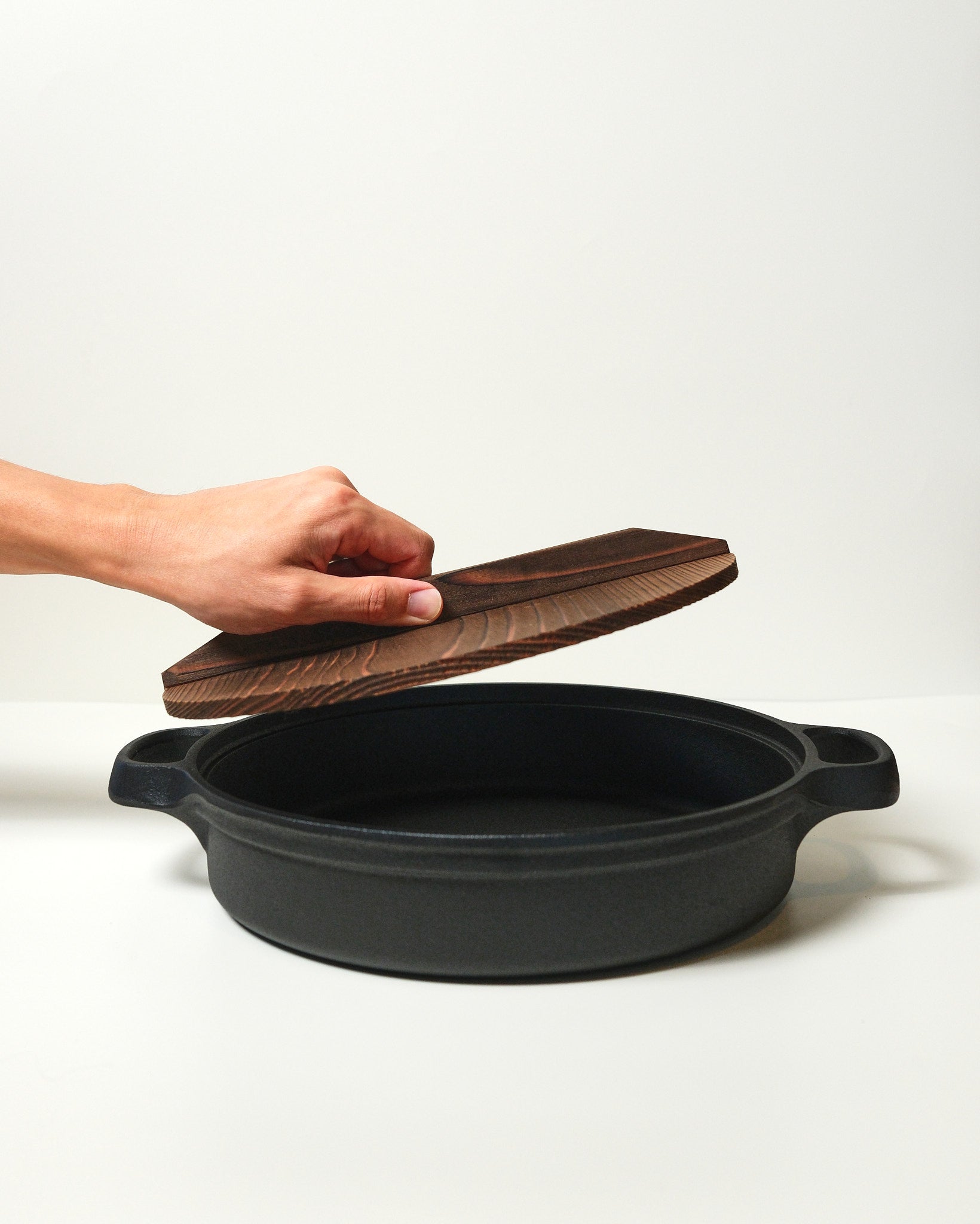 Cast Iron Shallow Casserole 26cm | Pots & Pan | Japanese Cookware NZ ...